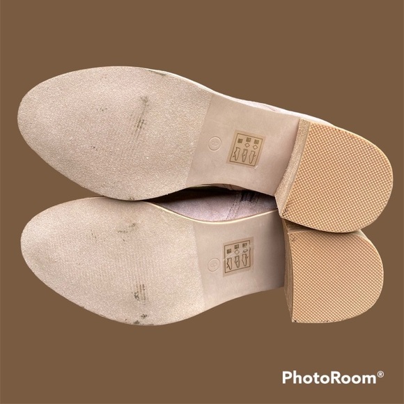 Beast boot from Buckle. Taupe color w/coppery gold detail 2.5” heel. size 6 NWOB - Picture 14 of 16